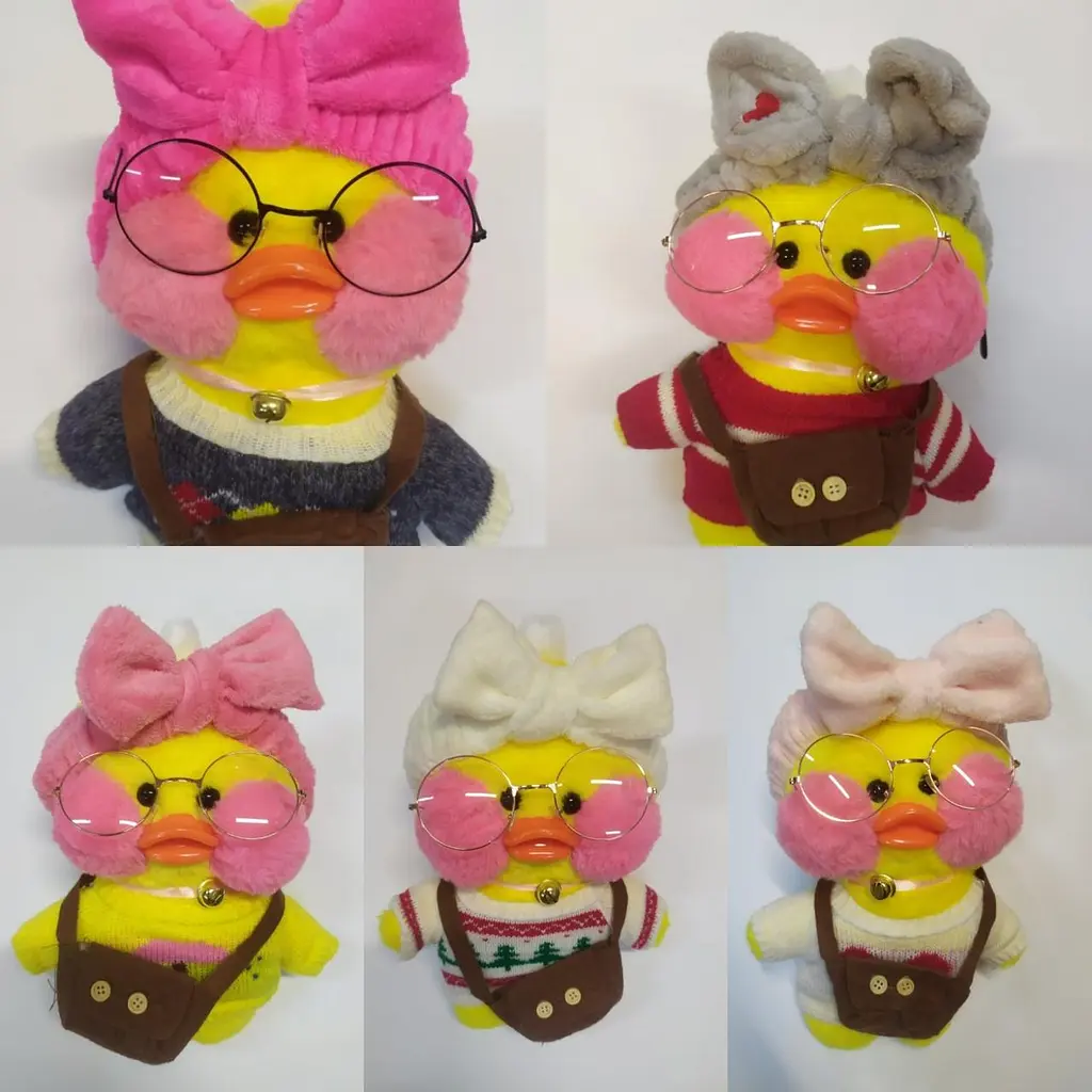 Мягкая Утка Lalafanfan Duck в одежде 30см в повязке в асортименте - фото 3