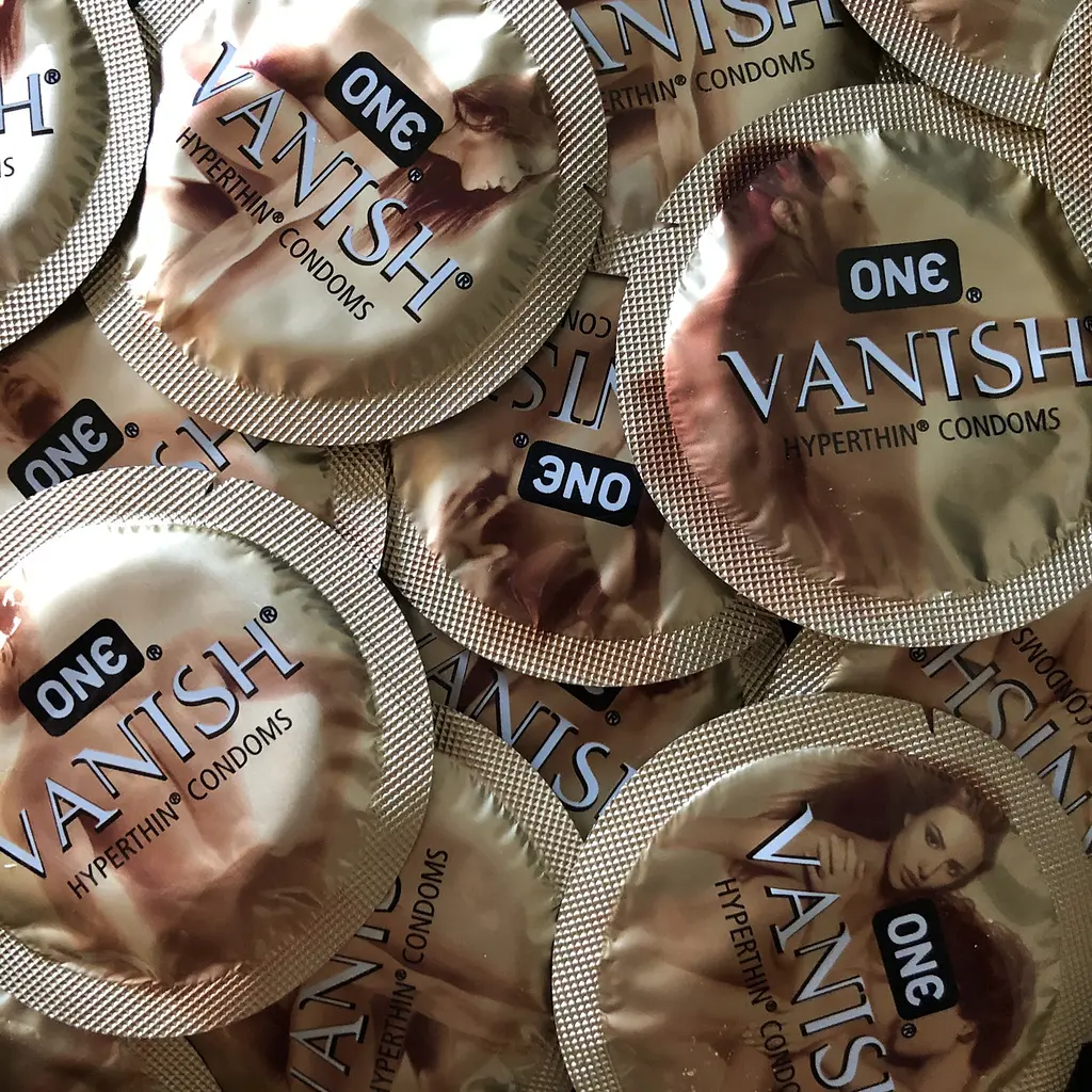 Презервативи One Vanish Супертонкі презервативи для максимального комфорту та природних відчуттів - фото 2