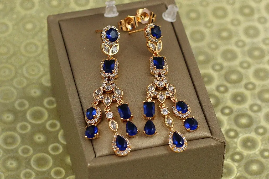 Сережки Xuping Jewelry підвіски Валері із синіми каменями 5,3 см золотисті
