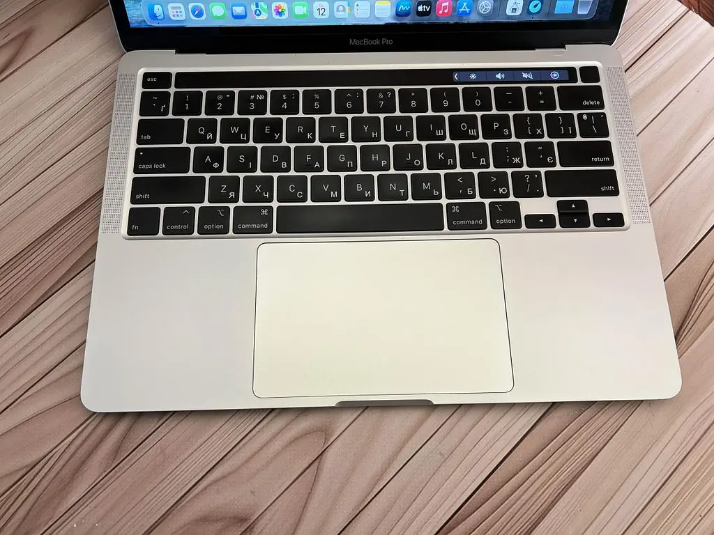 Ноутбук Apple MacBook Pro 13" 2020 i7-1068NG7/32/512 (C02DV4MMML87) Б/в - фото 2