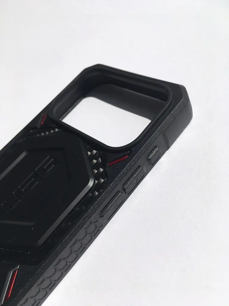 Чохол протиударний UAG Monarch Pro MagSafe для iPhone 17 Pro Carbon Fiber 114513119042 - фото 3