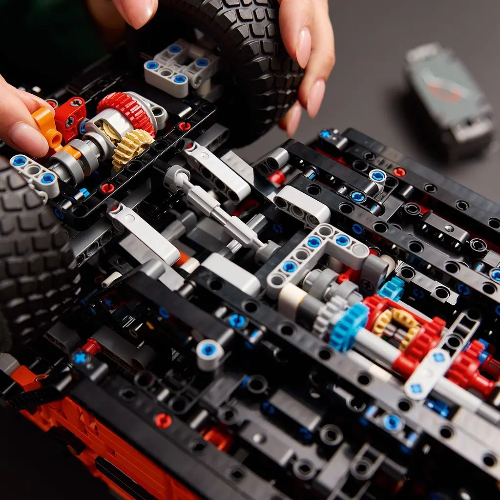 Конструктор LEGO Technic Mercedes-Benz G 500 PROFESSIONAL Line 2891 деталь (42177) - фото 6
