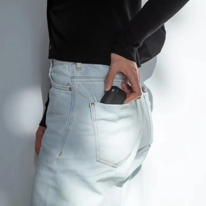 Чехол Native Union Leather Case Black для AirPods 3rd Gen черный (APCSE-LTHR-BLK-V2) - фото 5