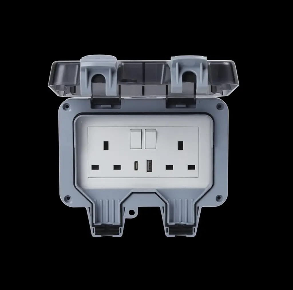 Вулична розетка Securlec 2-позиційна з USB A USB C IP66 пластик 3-контактний роз'єм - фото 2