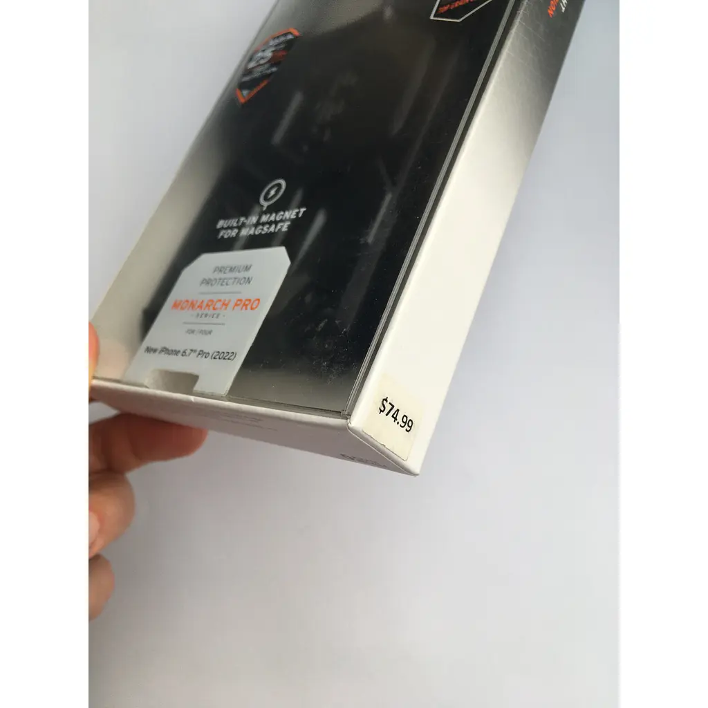 Оригинальный противоударный чехол UAG Monarch Pro MagSafe для iPhone 14 Pro Max (6.7") Silver (114031113333) - фото 3