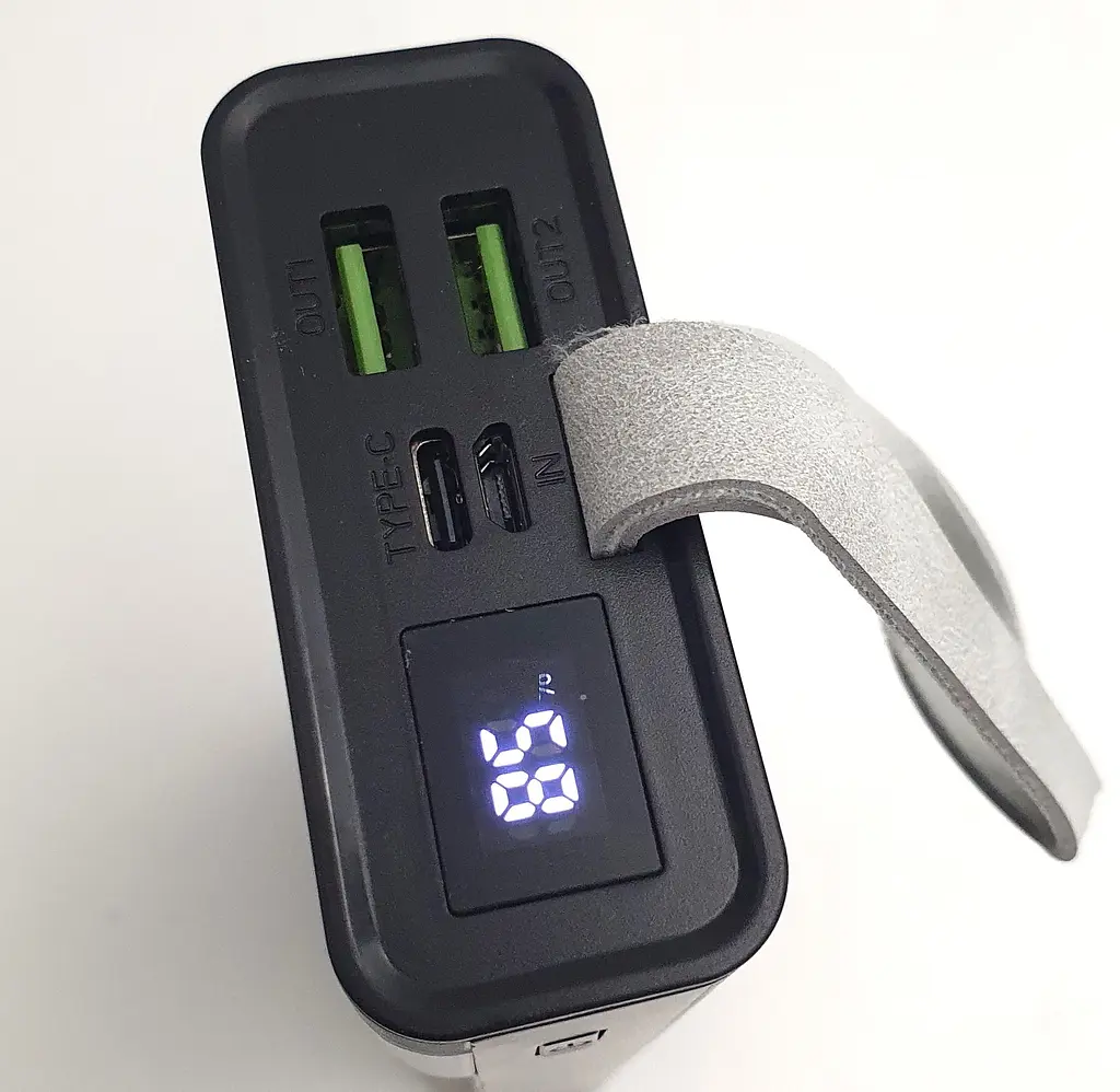 Потужний Повербанк із LED ліхтариком Power Bank із швидкою зарядкою 20000mAh 2USB /Type-C PD/QC 5A/22.5W Maxmate MMP20KP чорний - фото 3