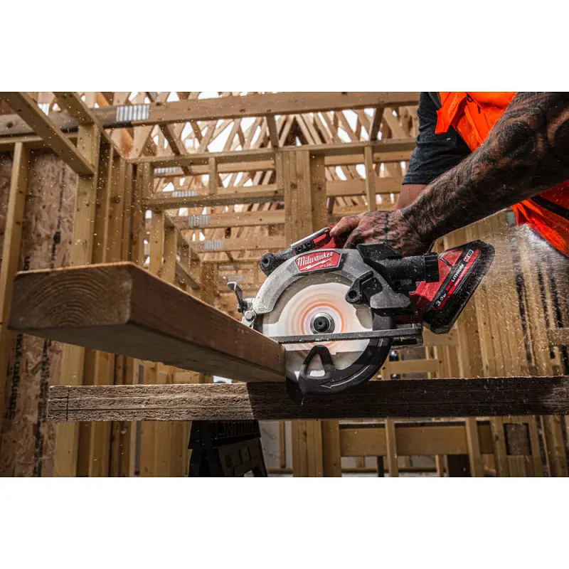 Пила дискова акумуляторна безщіткова MILWAUKEE, M18 FCS552-0, Ø165мм (каркас) - фото 9
