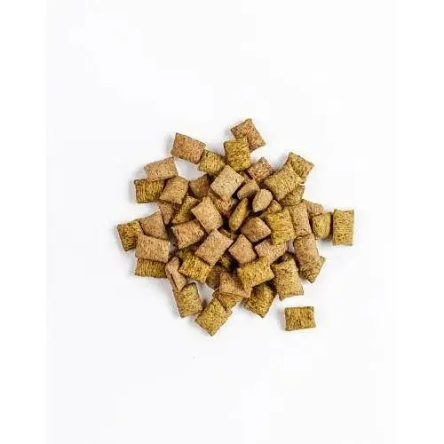 Хрустящие лакомства Savory Snack Подушечки для прихотливых кошек с курицей и сыром 60 г - фото 2