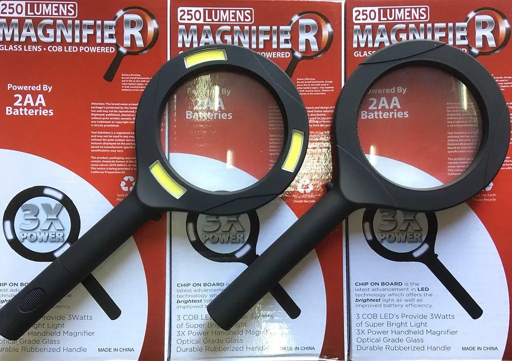 Ручна Лупа 2.5х Збільшувальне скло з підсвіткою зі світлодіодів 3 LED - фото 2