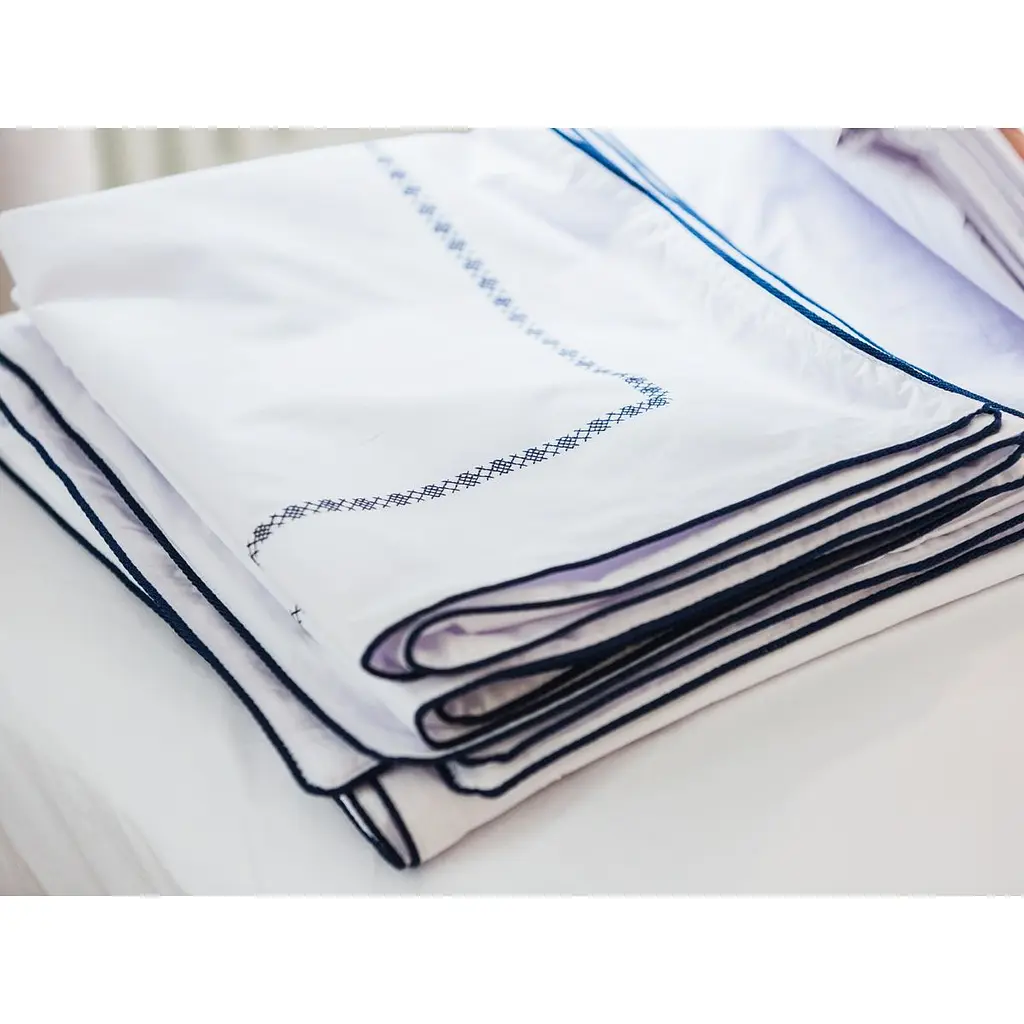 Комплект постільної білизни Ecotton Premium євро перкаль вишивка з синім кантом (25140) - фото 12