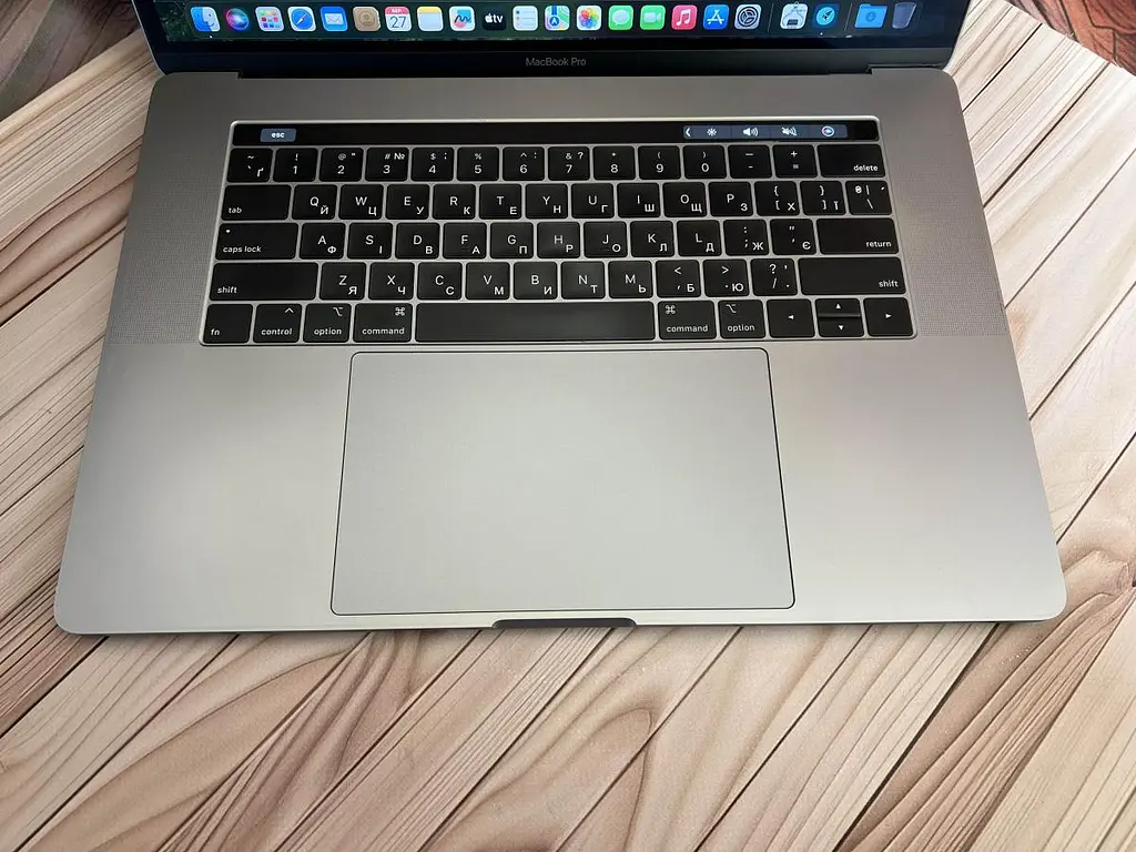 Ноутбук Apple MacBook Pro 15" 2018 i7-8850H/32/512 (C02Y13FFJGH6) Б/в - фото 2