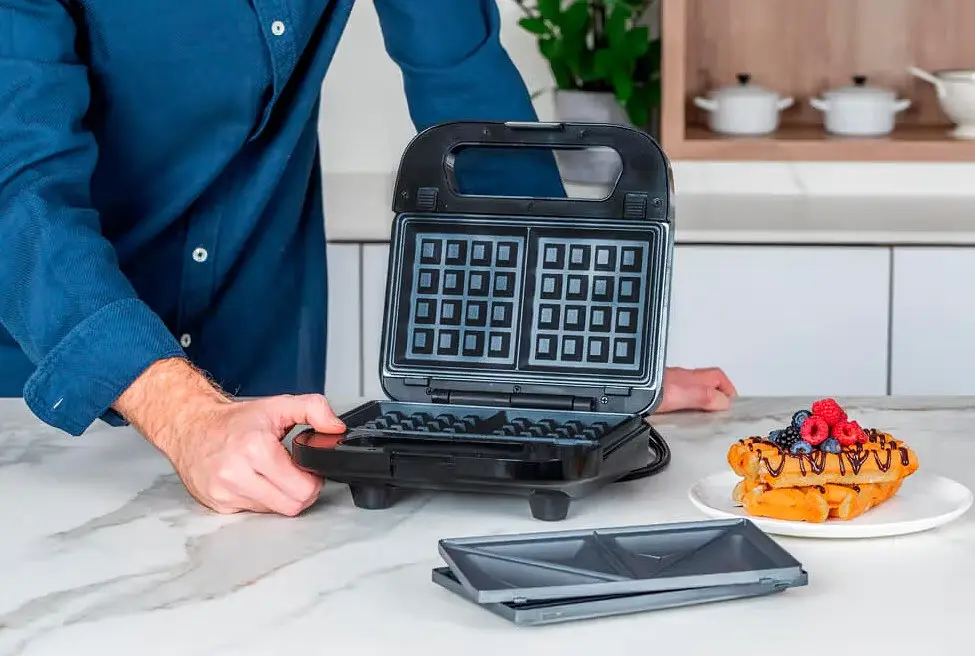 Бутербродница Black&Decker BXSA754E - фото 9