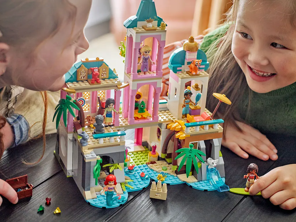 Конструктор LEGO Disney Princess Замок принцессы и королевские любимцы 787 деталей (43267) - фото 13