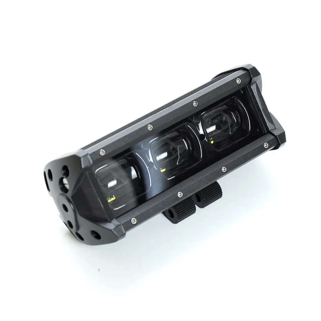 Фара-LED Балка 200 x 70 x 75mm 30W (10W x 3) 10-30V Ближній/Лінза/Black Line/6D Серія 1 шт. 4066 - фото 4