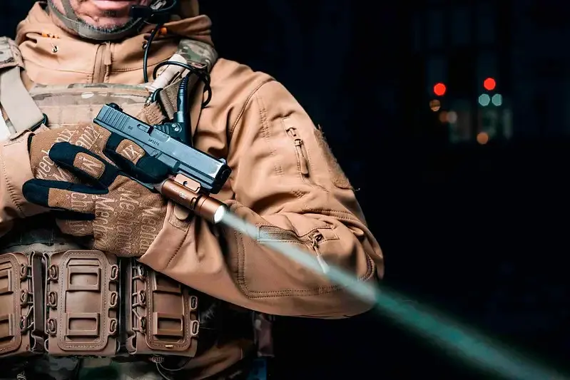 Фонарь Olight Valkyrie Turbo Desert tan - фото 13
