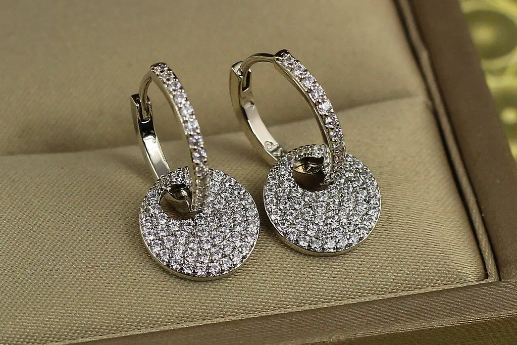 Сережки Xuping Jewelry монетка на колечку з фіанітів 2.2 см сріблясті - фото 2