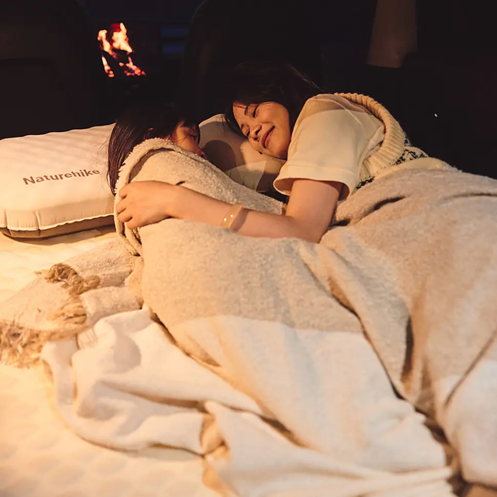 Матрац автомобильный кемпинговый двухместный Naturehike CNK2450WS010, 197х134х6,5 см светлый со встроенной помпой для надува - фото 8