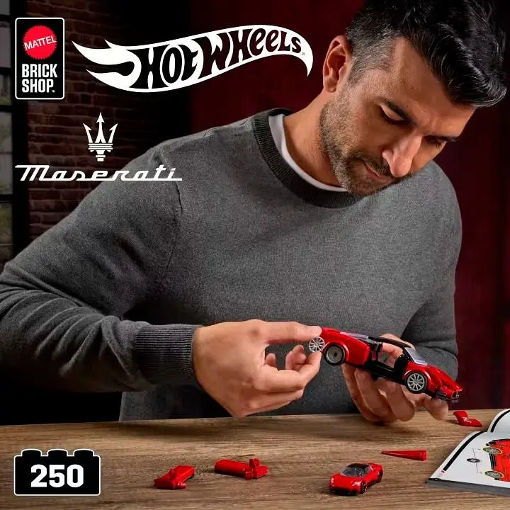 Колекційна машинка-конструктор Hot Wheels Mattel Brick Shop Speed Maserati (JFR90) - фото 3