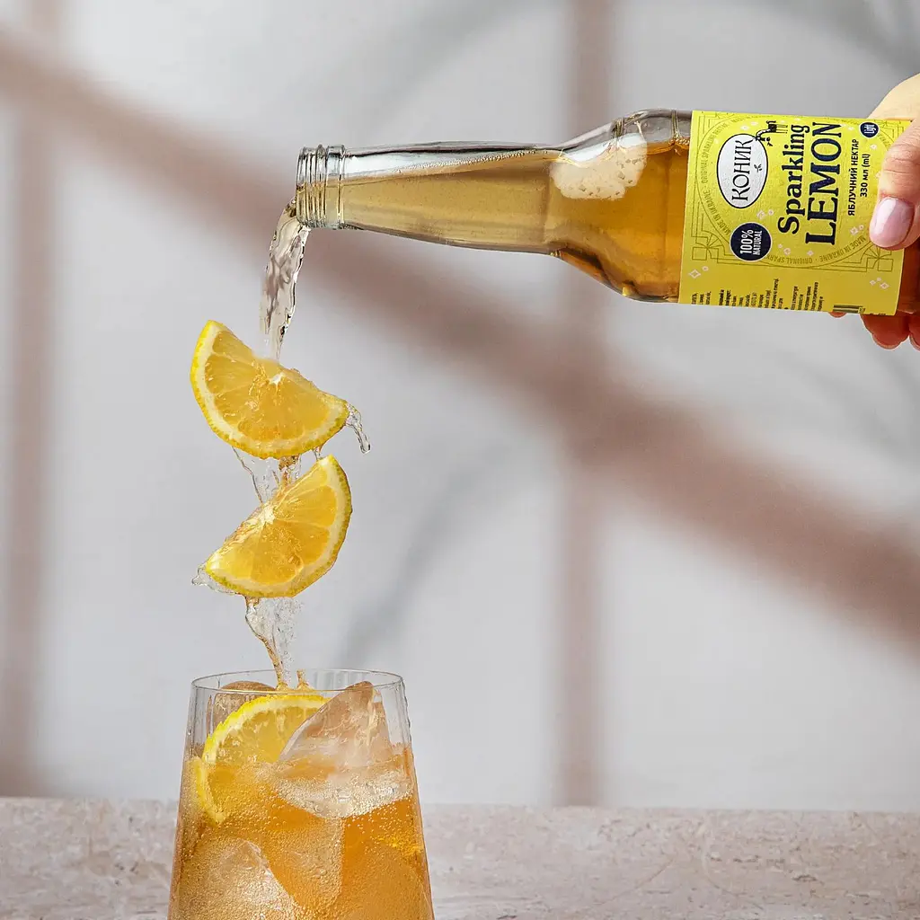 Нектар Коник Sparkling lemon яблучний газований 330 мл - фото 4