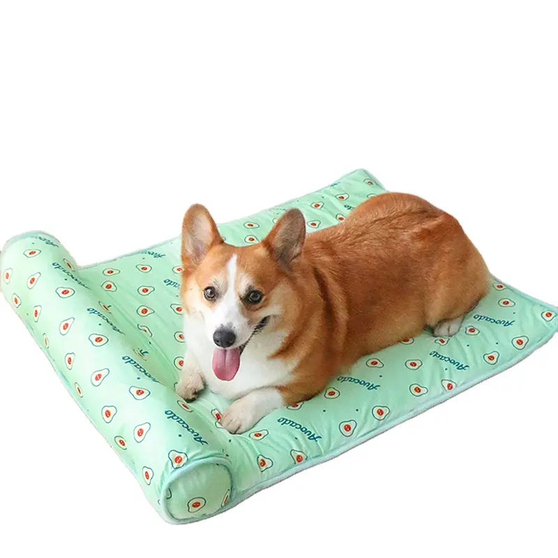 Підстилка, що охолоджує, з подушкою Derby Ice Silk Summer Pet Cooling Mat Avocado для домашніх тварин 60х80 см - фото 3