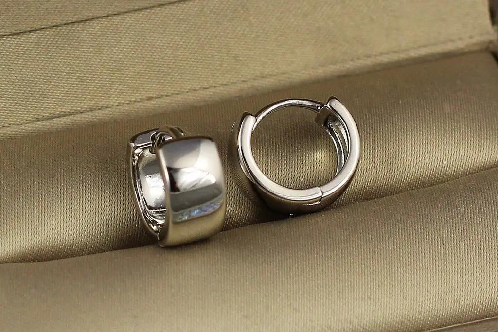 Сережки Xuping Jewelry широкі гладенькі колечки 1,3 см сріблясті - фото 2