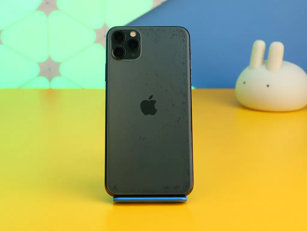 Смартфон Apple iPhone 11 Pro Max 256GB Midnight Green (MWH72) Б/В - фото 6