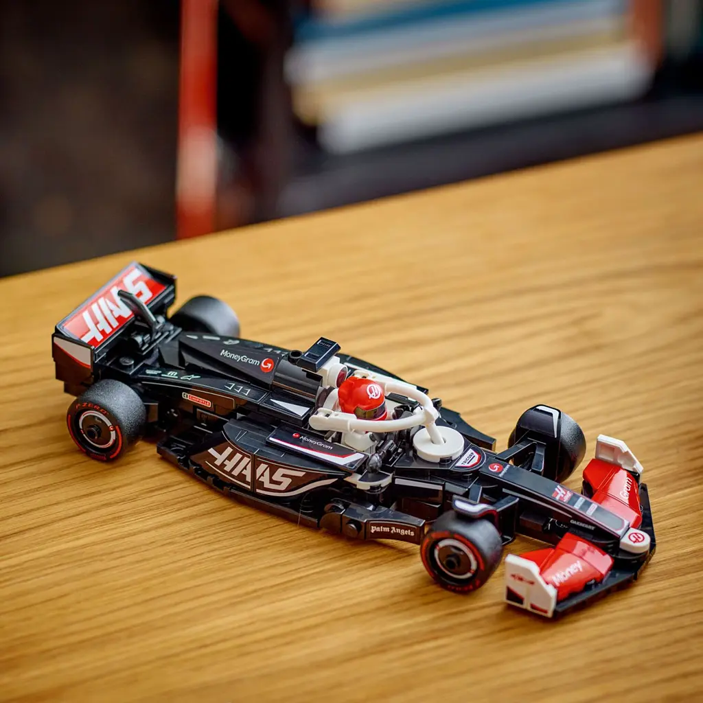 Конструктор LEGO Speed ​​Champions Автомобиль для гонки MoneyGram Haas F1 Team VF-24, 242 детали (77250) - фото 3
