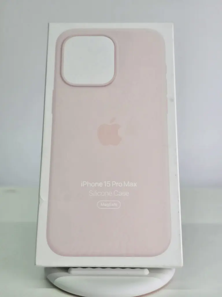 Оригінальний силіконовий чохол для iPhone 15 Pro Max Apple Silicone Case with MagSafe Light Pink MT1M3ZM/A - фото 7