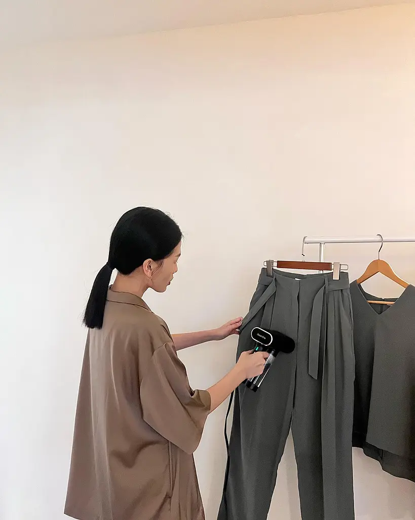 Отпариватель портативный SteamOne черный (EUNS150B) - фото 8