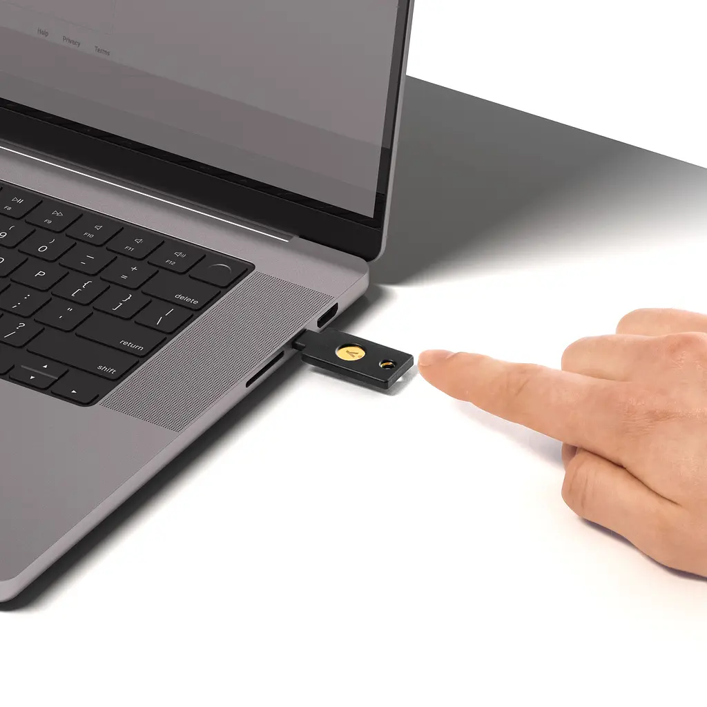Апаратний ключ Yubico Yubikey Security Key C NFC USB Type-С (1177087) - фото 6