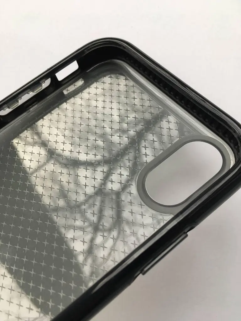 Чохол силіконовий протиударний Tech21 Evo Check для iPhone XR (6.1") Чорний Smokey Black - фото 7