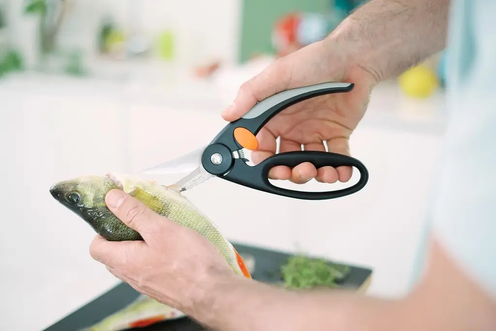 Ножиці для риби Fiskars Functional Form 22 см 1003032 - фото 3