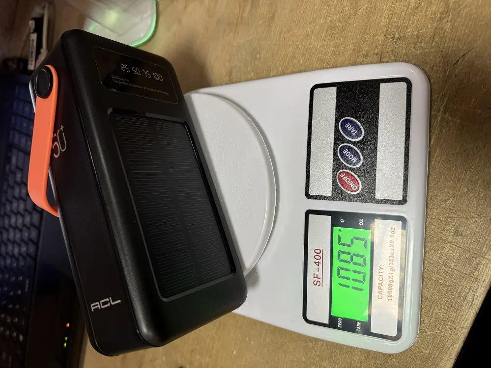 Универсальная зарядная батарея ACL PW-19 50000mAh + солнечная панель + фонарик (Черный) - фото 4