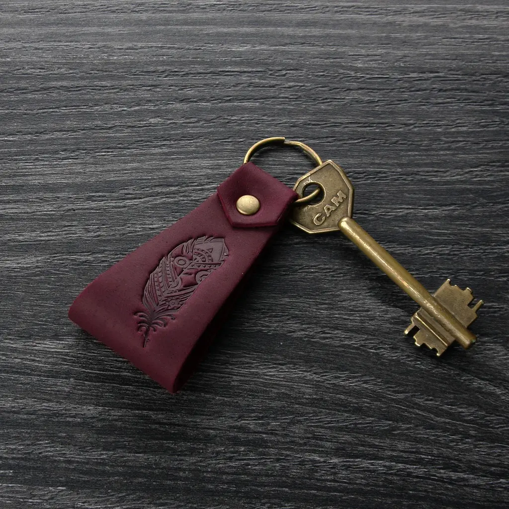 Кожаный брелок Перо - фото 7