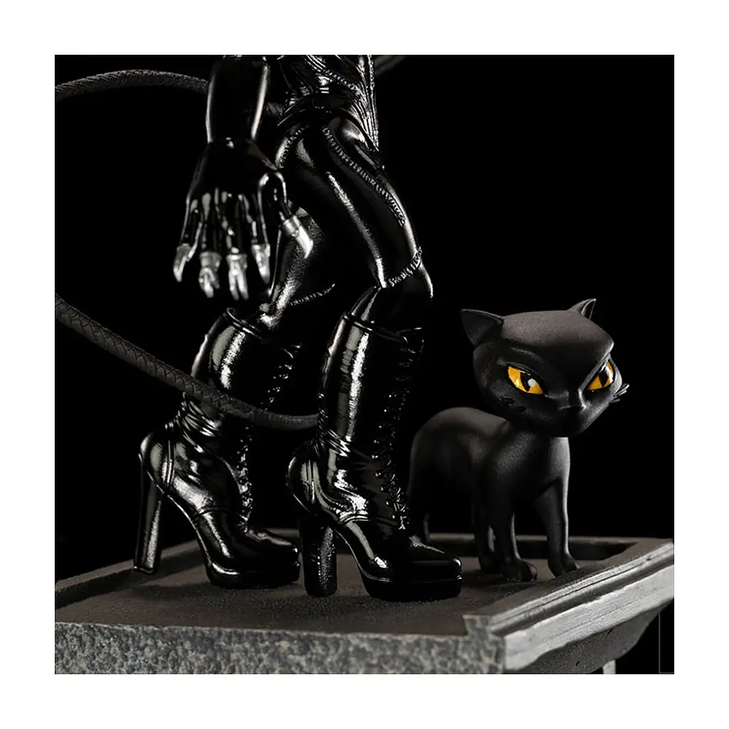 Фігурка для геймерів Weta Workshop DC Comics Batman Returns Catwoman (DCCBAT47121-MC) - фото 6