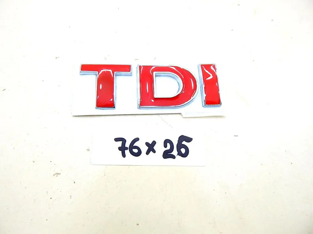 Емблема напис TDI Червона 85х25 мм для Volkswagen метал на скотчі (Завод) - фото 3
