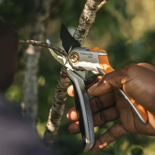 Площинний секатор суцільнометалевий Fiskars Plus P531 (1057168) - фото 4