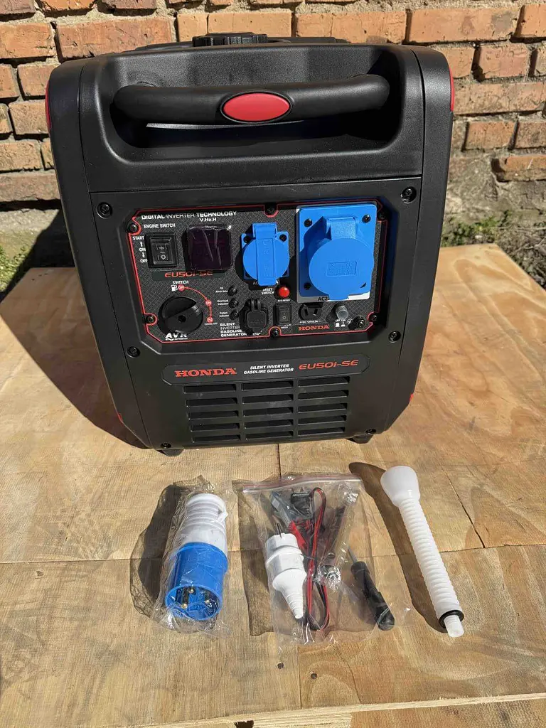 Інверторний бензиновий генератор-валіза з колесами Honda EU50i-SЕ 4.5/5.0 кВт + електростартер - фото 4