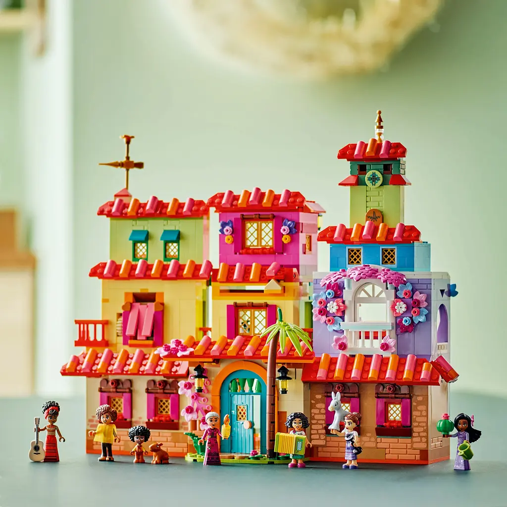 Конструктор LEGO Disney Classic Чарівний будинок Мадригал 1560 деталей (43245) - фото 7