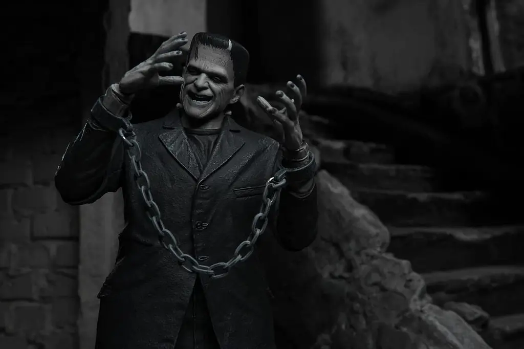 Коллекционная фигурка Neca Франкенштейн Ultimate Frankenstein monster 18 см WST movies F 02 Neca - фото 6