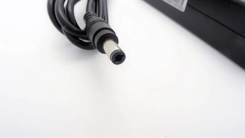 Блок живлення для ноутбука Lenovo 20V, 3.25A, 65W, 5.5x2.5мм, 3 hole, прямий роз'єм, black (без кабеля!) - фото 2