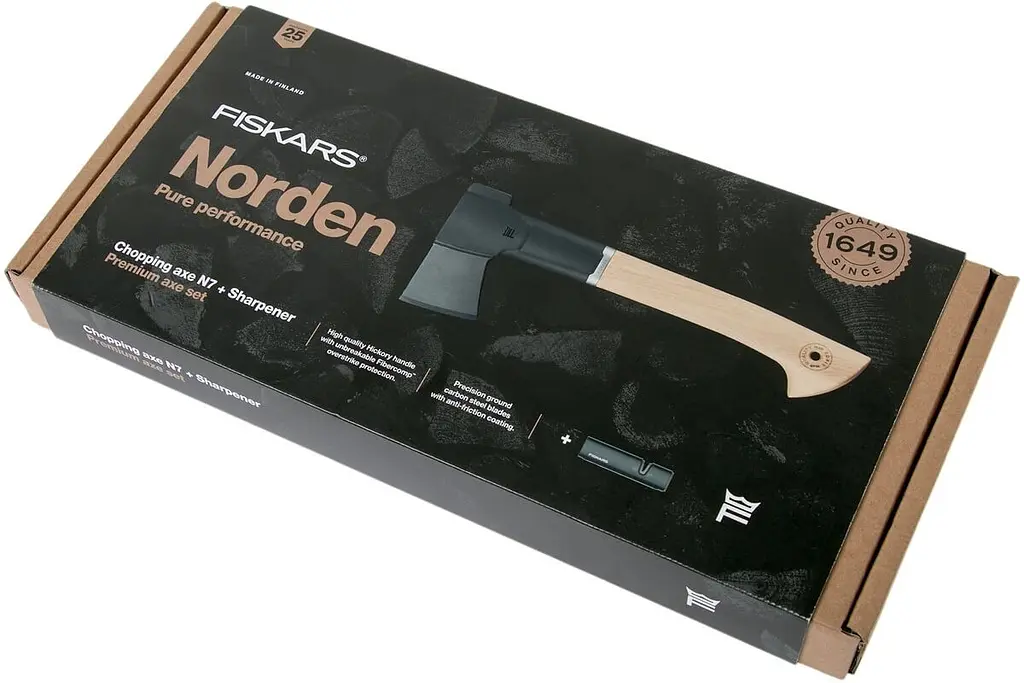 Подарунковий набір Fiskars Norden chopping axe N7 + sharpener SET 1051146 - фото 4