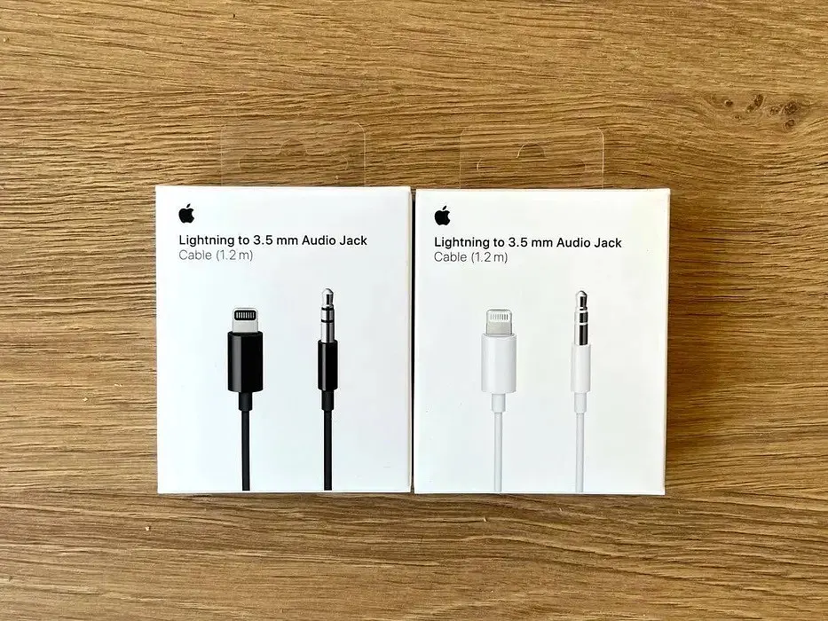 Кабель Lightning to 3.5 mm Audio Cable 1.2m (MR2C2) чорний - фото 3