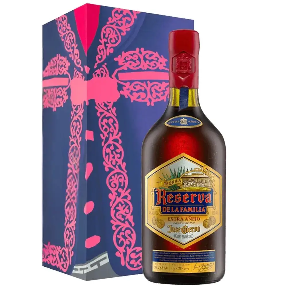 Текіла Jose Cuervo Reserva de la Familia 100% Agave 38% 0.7 л у подарунковому пакуванні