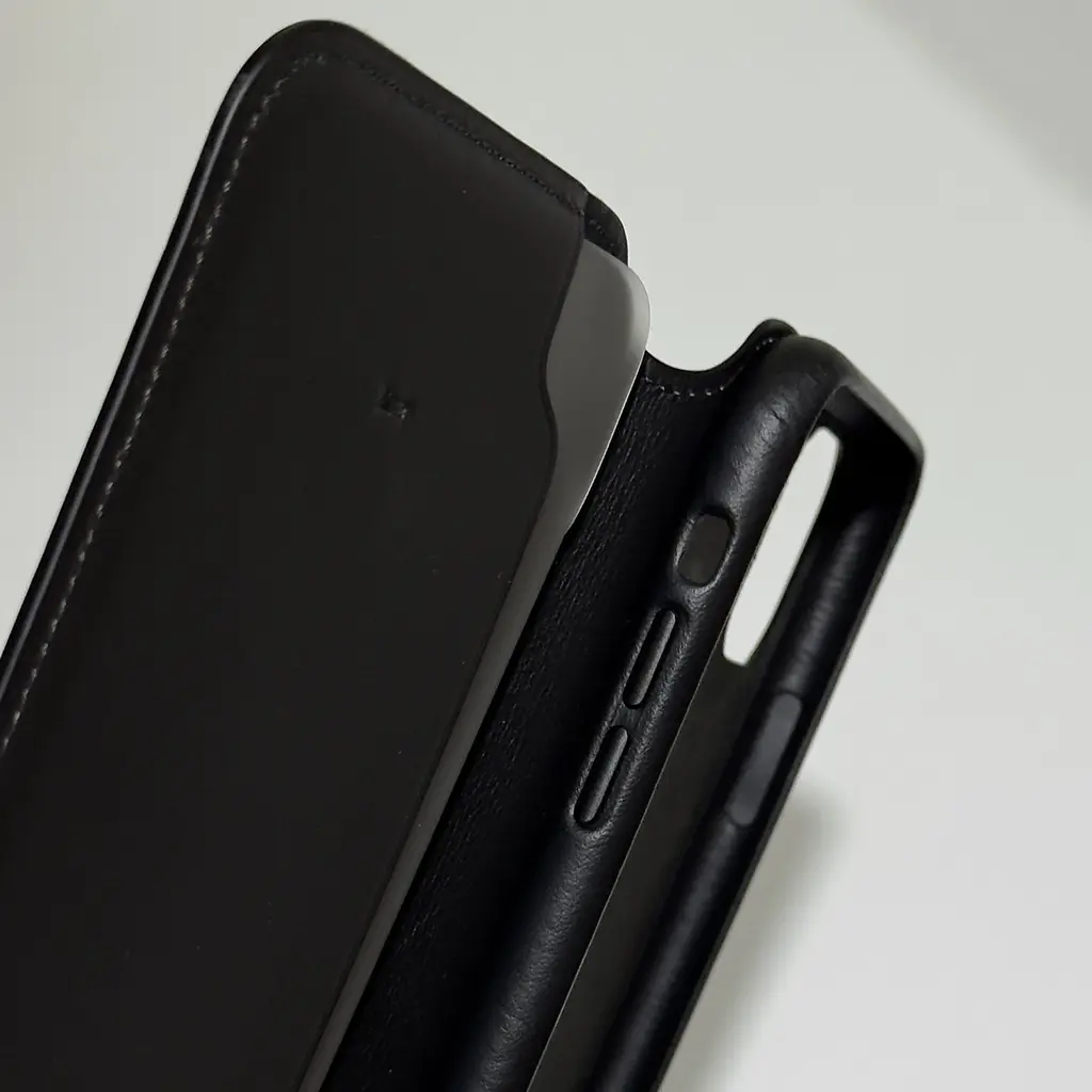Оригінальний шкіряний чохол-книжка для iPhone 11 Pro Apple Leather Folio Black MX062ZM/A протиударний - фото 8