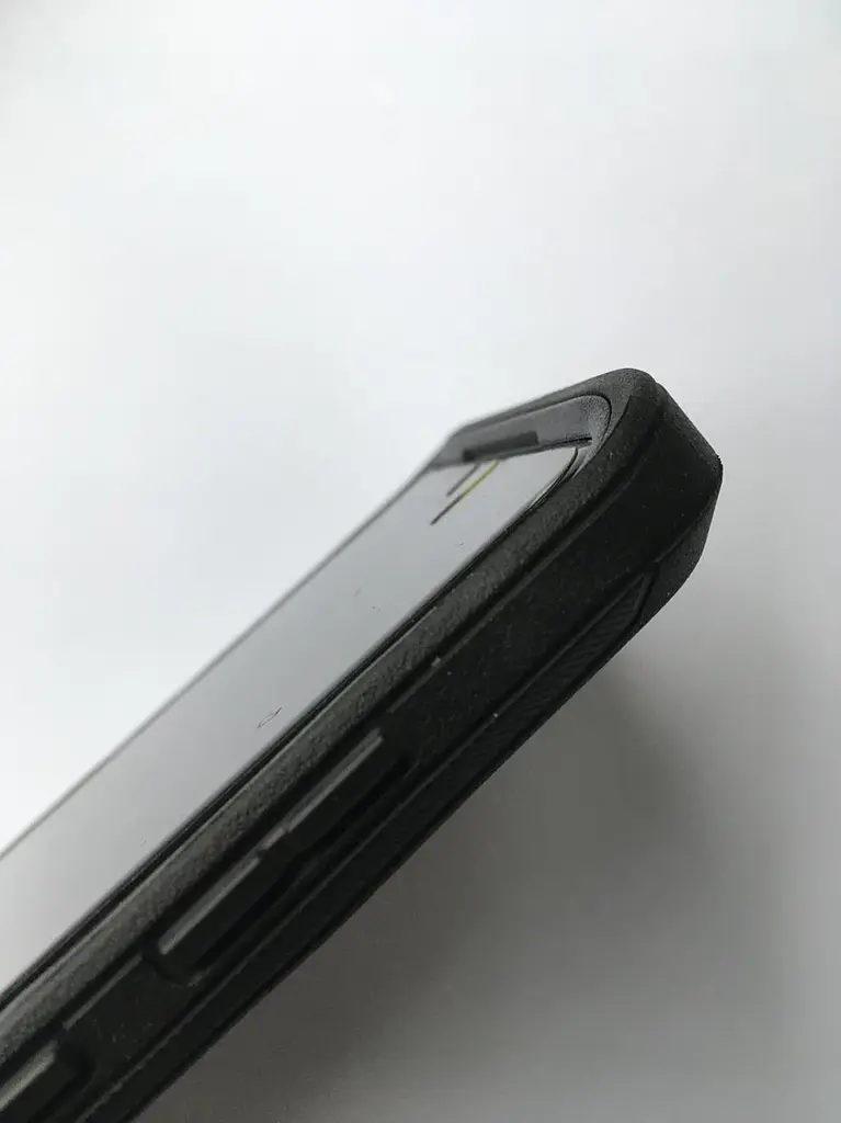 Чохол протиударний із кліпсою-підставкою OtterBox Defender Series 77-64156 для Samsung Galaxy S20 Plus (6.7") Black - фото 7
