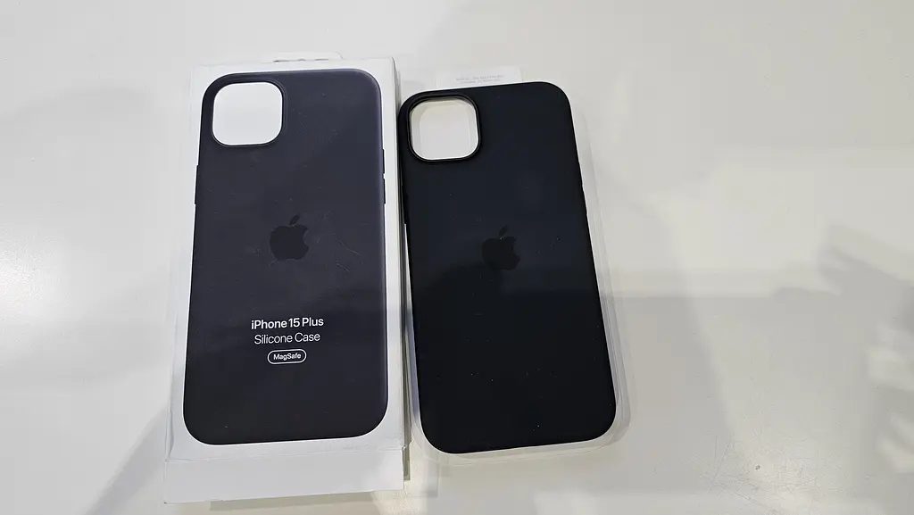 Apple iPhone 15 Plus Silicone Case with MagSafe - Black (MT103) - фото 2