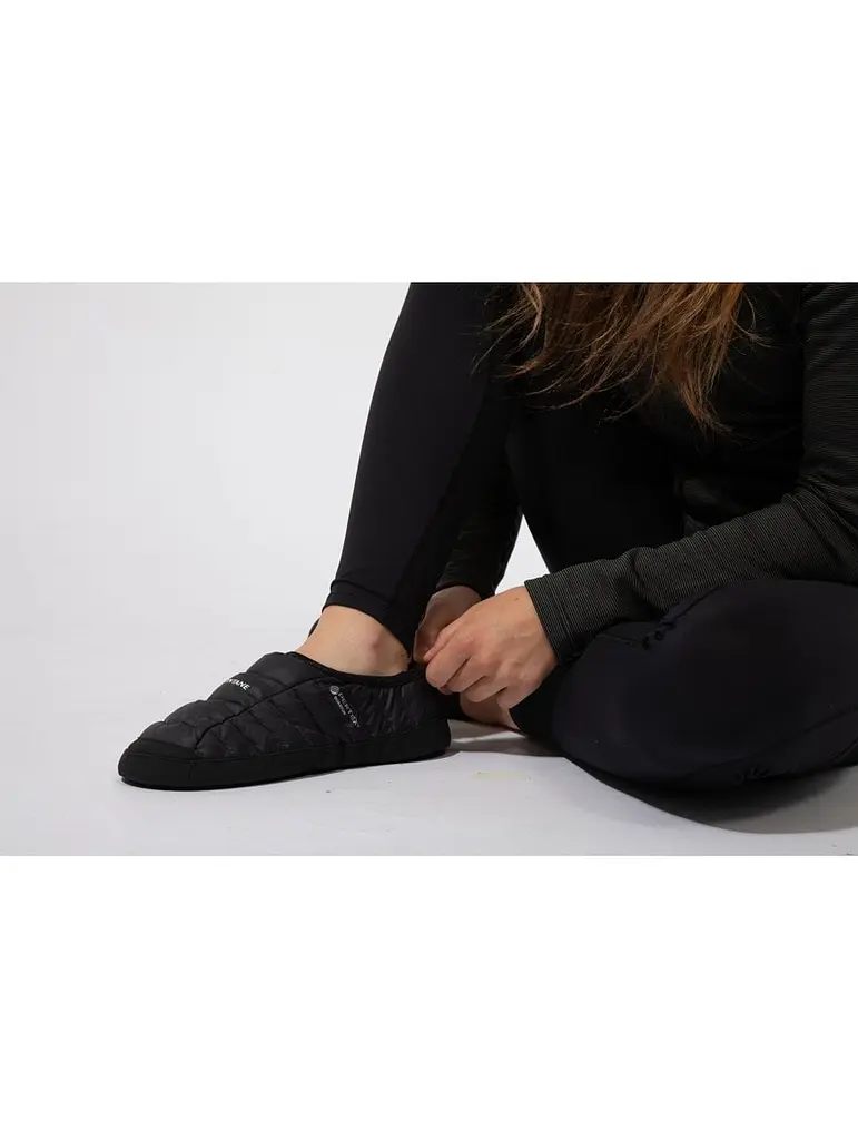 Пухові шкарпетки Montane Icarus Hut Slipper Black S (1004-AICHSBCS) - фото 4