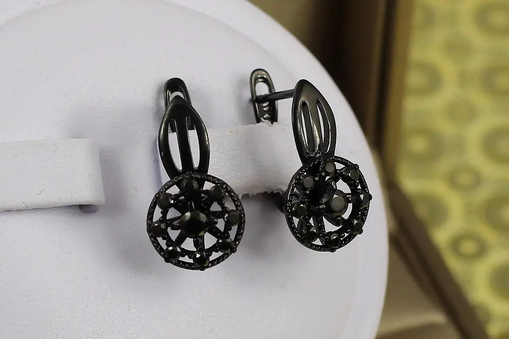 Сережки Xuping Jewelry атракціон з камінцями чорне покриття блек ган 1.9 см - фото 2