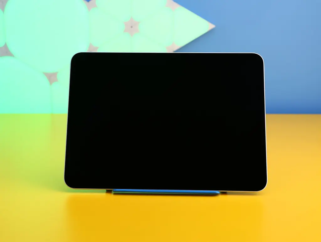Планшет Apple iPad Pro 11 (2025) 12/256GB Wi-Fi Silver (MDWL4) Б/У - фото 3